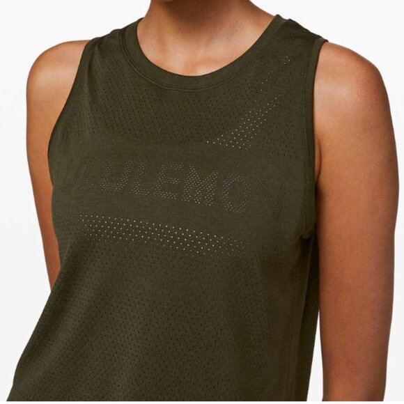 Lululemon Breeze By Muscle Crop Tank, Size 8, Pre-Owned - Fair Condition - Picture 2 of 10